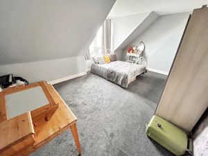 Bedroom- click for photo gallery